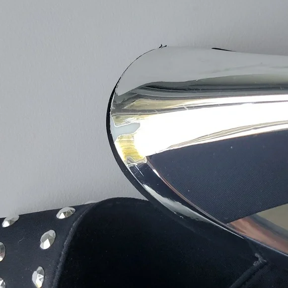 Onex studded black sandal. - Picture 4 of 7